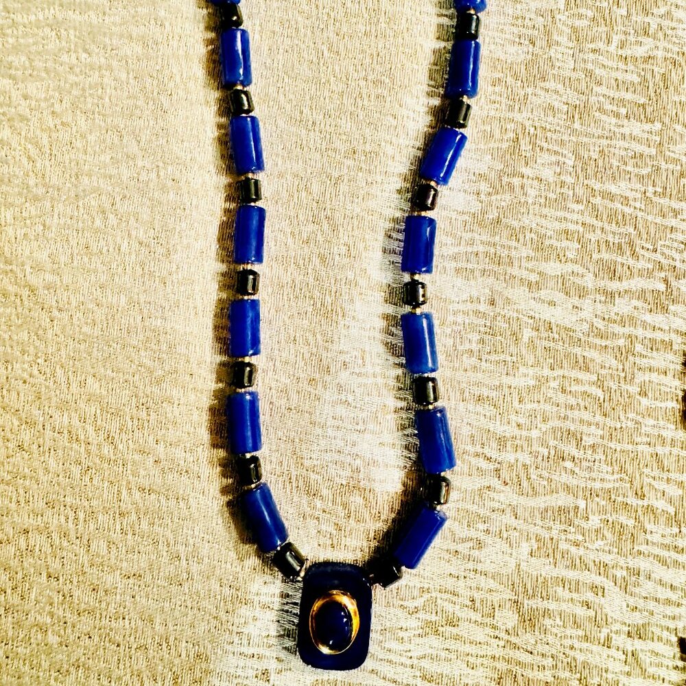 Beautiful Natural Lapis Lazuli Beaded Necklace with Lapis Stone Pendant